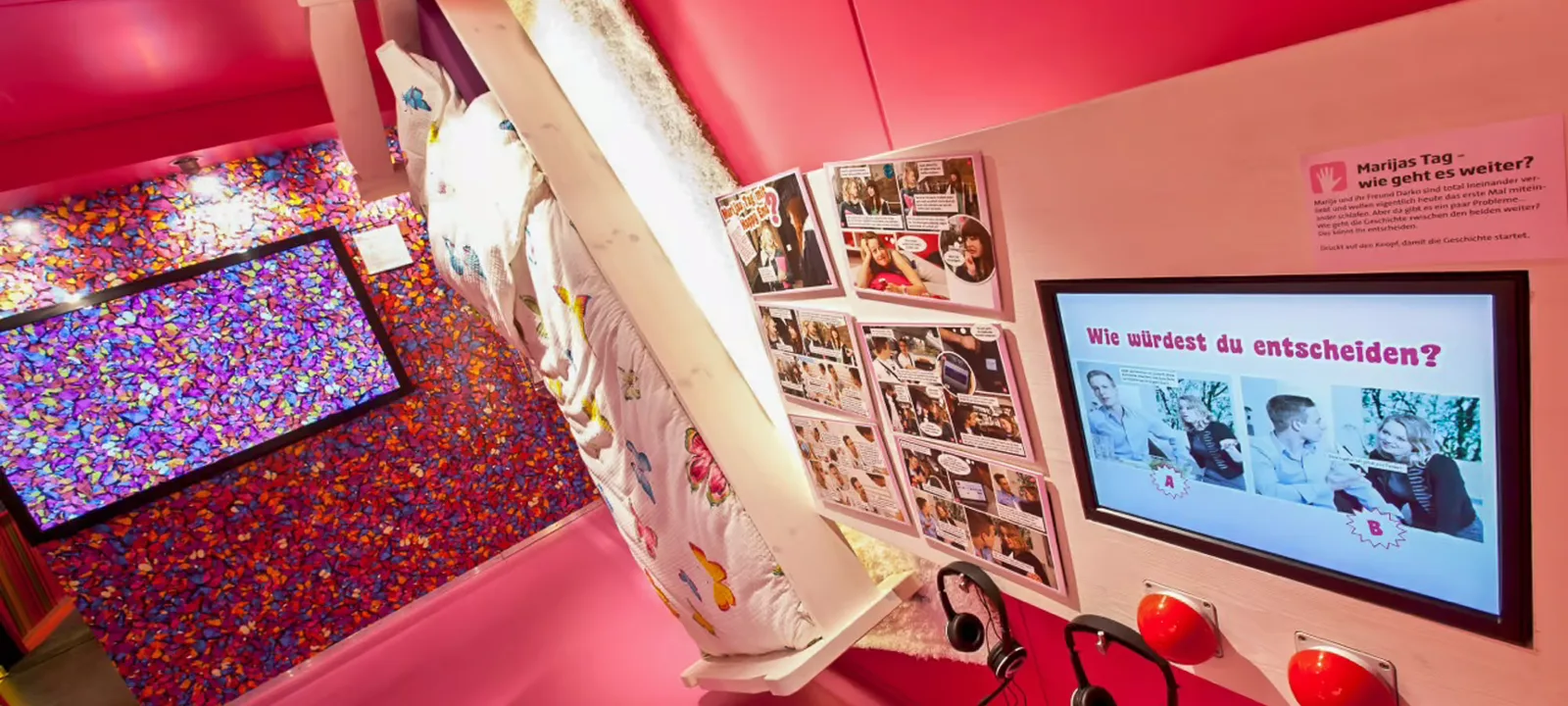 Bedruckte Wand- und Displayflächen im Ausstellungsraum in Hamburg – Anwendungsbereiche des Digitaldrucks