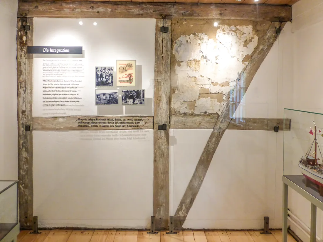 Ausstellung Fremdes Zuhause, UV-Direktdruck auf ESG-Glas und Forex, Direktdruck Hamburg (Foto 3)