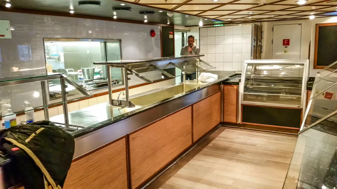 MS Europa Lido Café, Wandverkleidung als Plexiglasbilder, Direktdruck Hamburg (Foto 3)
